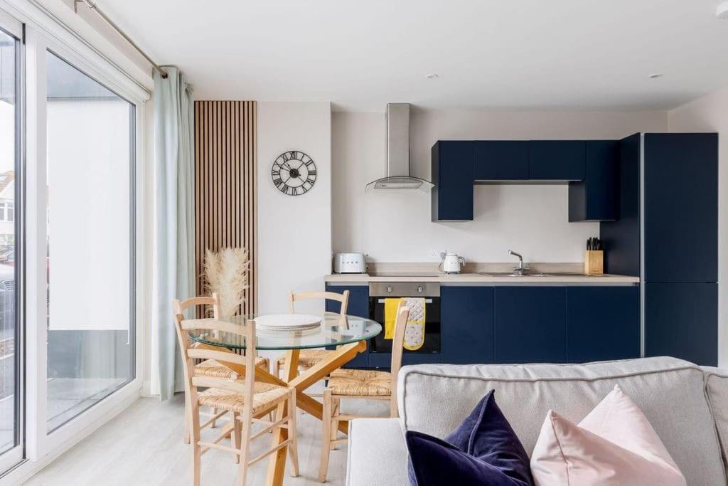 Modern 2 Bed, Cliff Top & Parking, F6 Bournemouth Kültér fotó