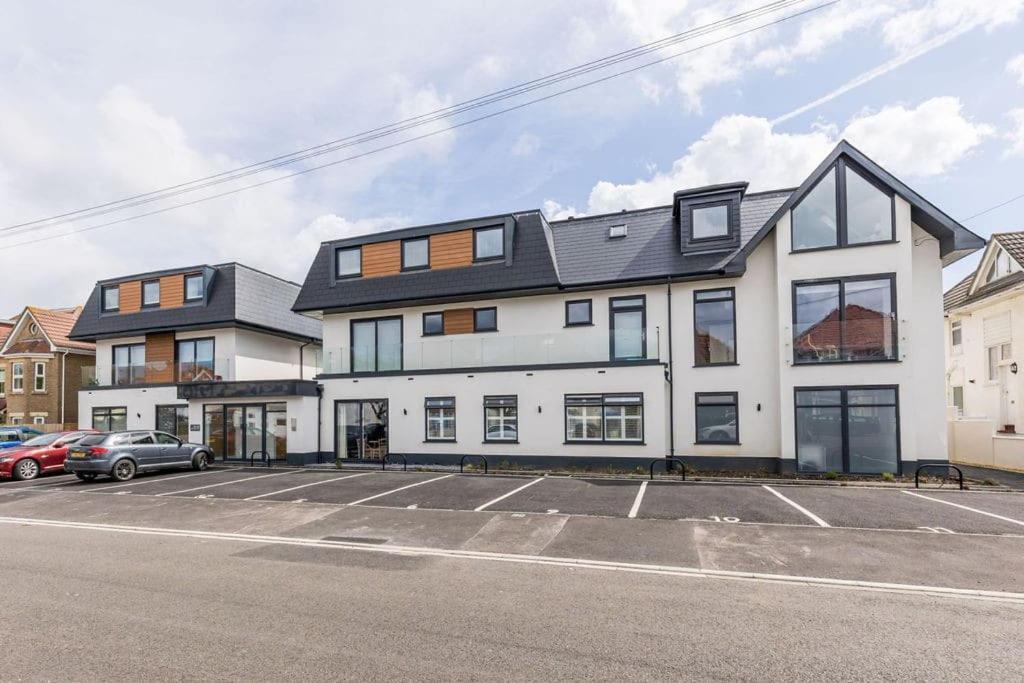 Modern 2 Bed, Cliff Top & Parking, F6 Bournemouth Kültér fotó